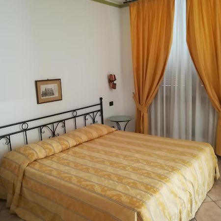 צ'רטוזה די פאביה Hotel Ristorante Italia מראה חיצוני תמונה