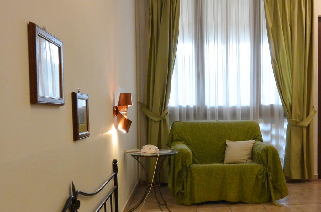 צ'רטוזה די פאביה Hotel Ristorante Italia מראה חיצוני תמונה