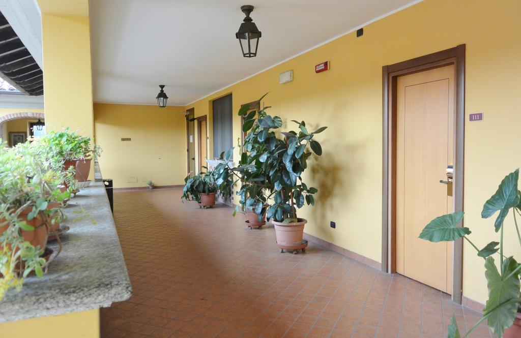 צ'רטוזה די פאביה Hotel Ristorante Italia מראה חיצוני תמונה