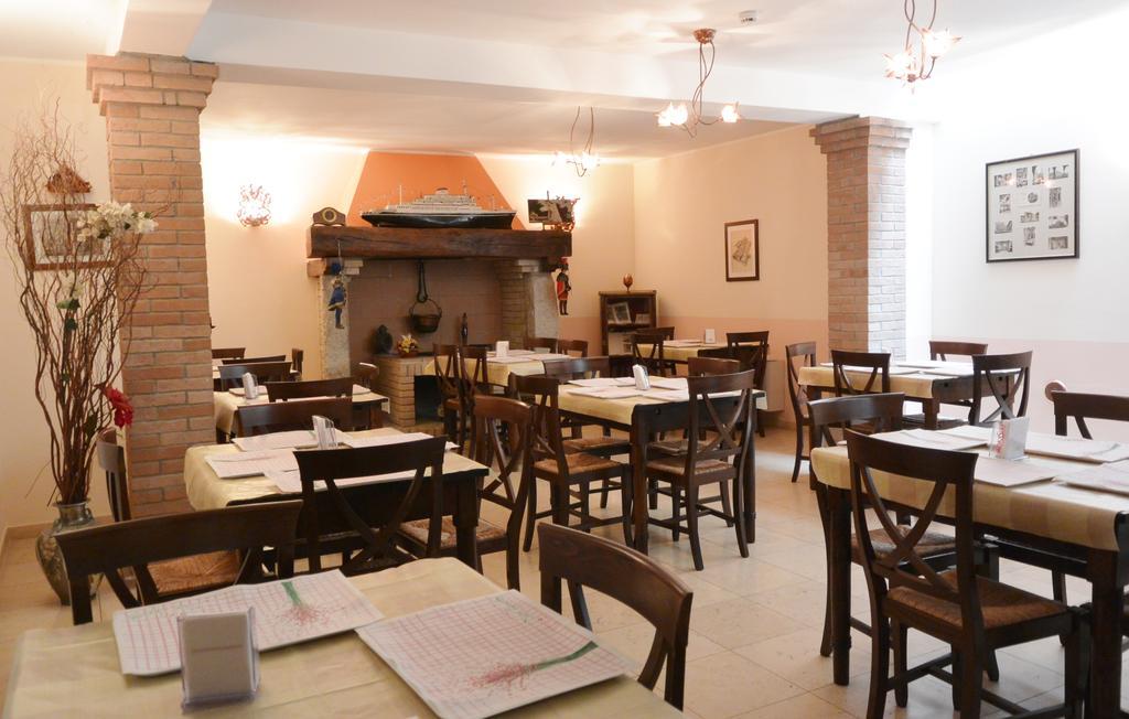 צ'רטוזה די פאביה Hotel Ristorante Italia מראה חיצוני תמונה